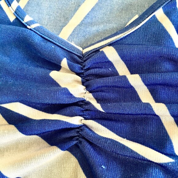 Jaclyn Smith, blue & gray color top , v neck, M - Picture 3 of 8